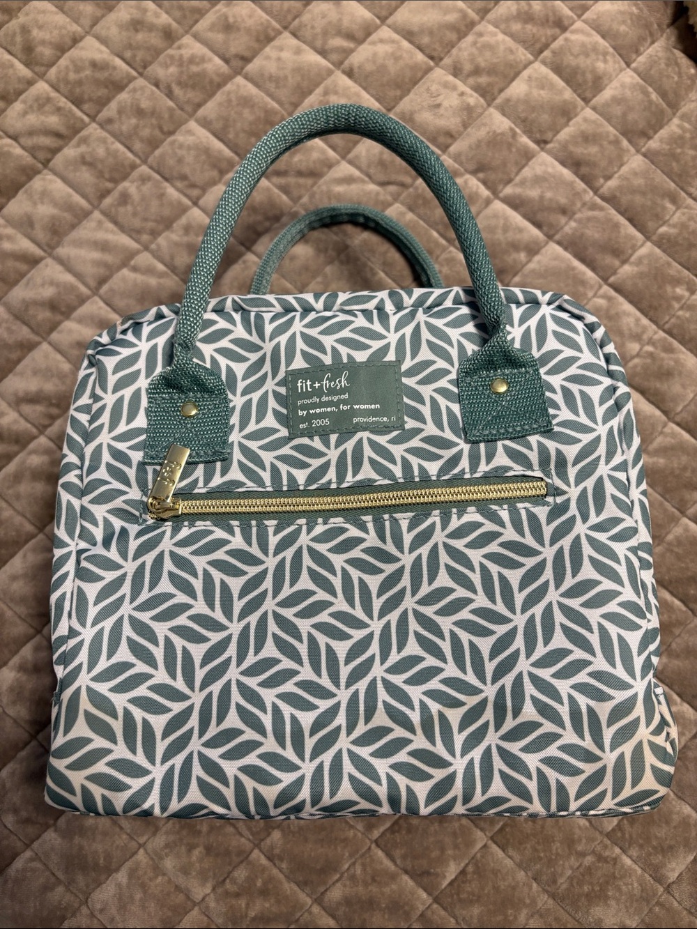 Fit + Fresh Teal and White Leaf-Print Women’s Lunch bag with Gold Zip